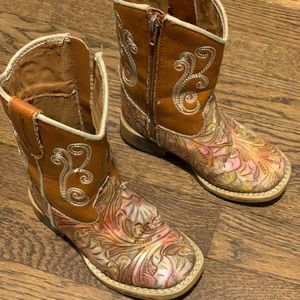 Super cute Cowgirl boots kids 7. Real strong boots